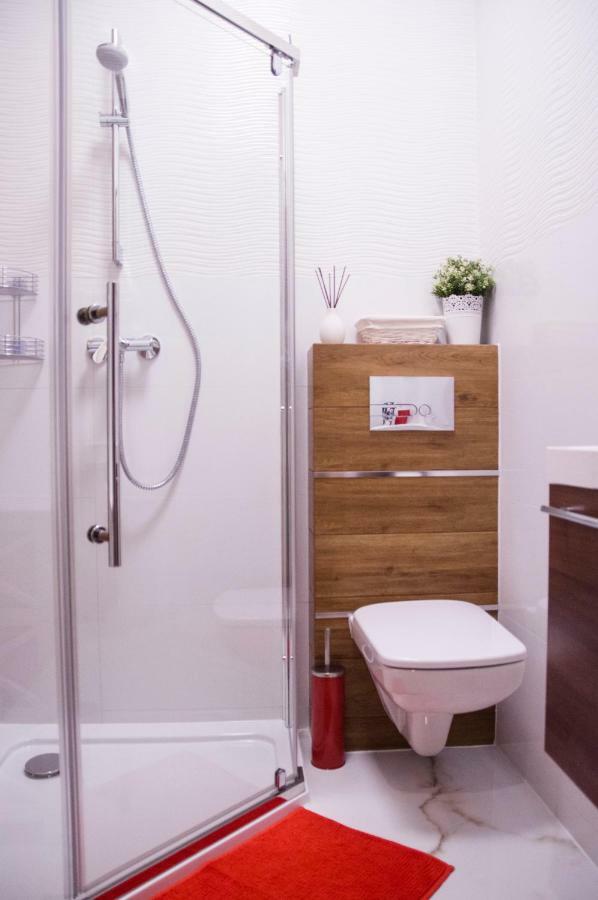Jacuzzi Apartment Red Krakau Buitenkant foto