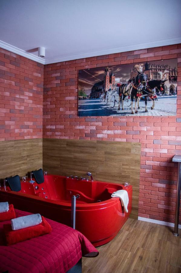 Jacuzzi Apartment Red Krakau Buitenkant foto